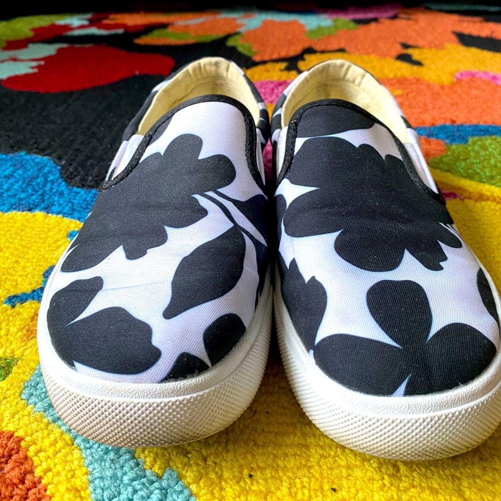 BUCKET FEET Black and white sneakers